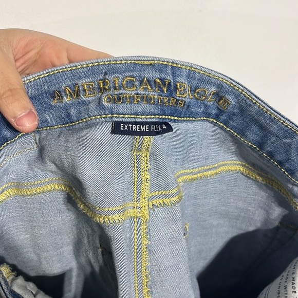 American Eagle Men’s Extreme Flex 4 Lightwash Distressed Denim Shorts Size 30 - Picture 11 of 12